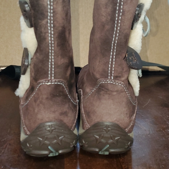 Merrell Size 7 Cozy Brown Shearling Women's Boots. - Picture 8 of 10